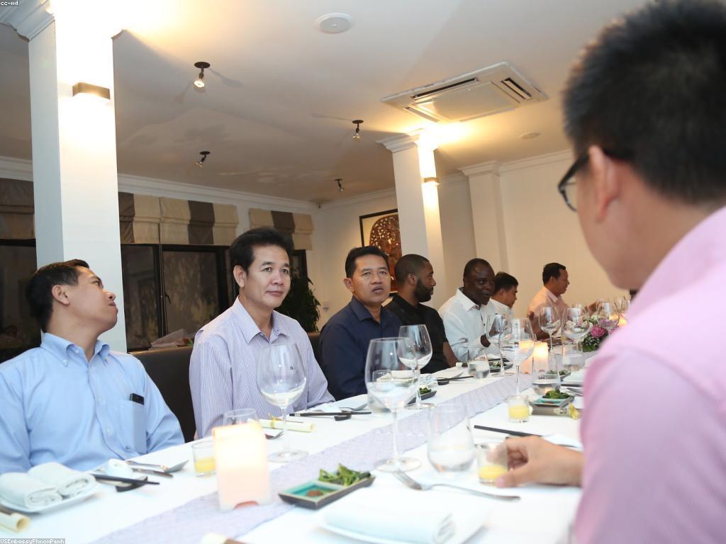 ការដឹកនាំក្នុងអ្នកជំនាញ: យុទ្ធសាស្ត្រដែលអាចនាំឱ្យជោគជ័យ